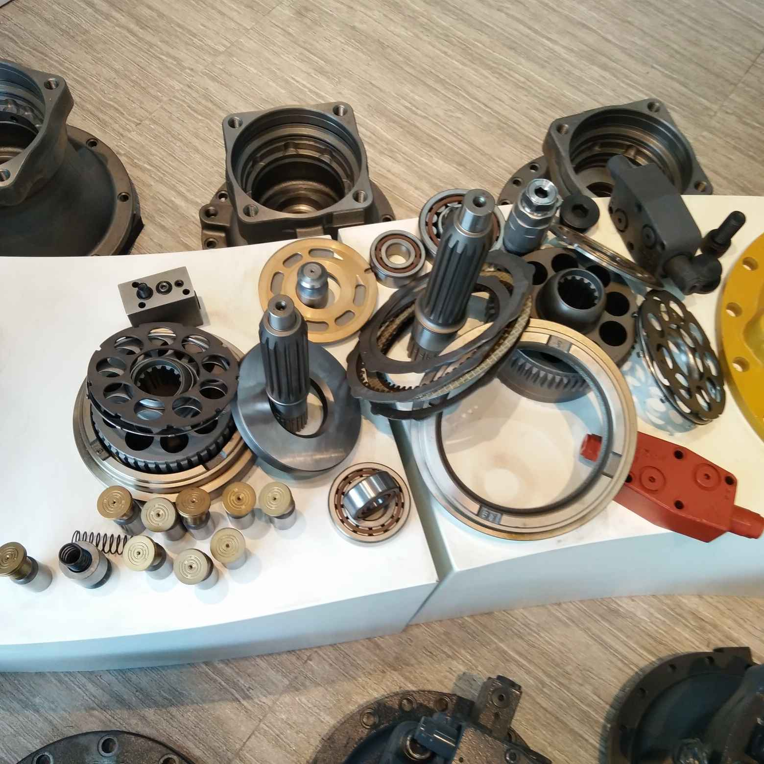 ZX200-3 ZX210-3 ZX240-3 Hydraulic Motor 4610138 M5X130CHB