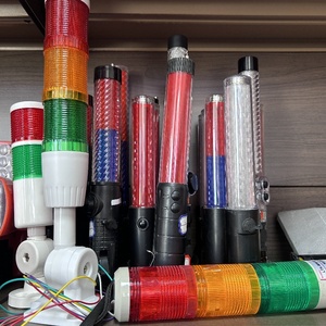 <span class=keywords><strong>Segnale</strong></span> di traffico portatile di alta qualità di bastone rosso LED Flash di luce solare alimentato in plastica per PC di avvertimento per uso <span class=keywords><strong>stradale</strong></span> - Product Image 5