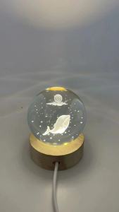 ลูกแก้วคริสตัลแกะสลักเลเซอร์3D ขนาด6ซม. 8ซม. 10ซม. ลูกบอลตกแต่งห้องนอนเด็กบ้านไฟกลางคืนขนาดเล็กพร้อมไฟ LED USB ฐานไม้ - Product Image 3