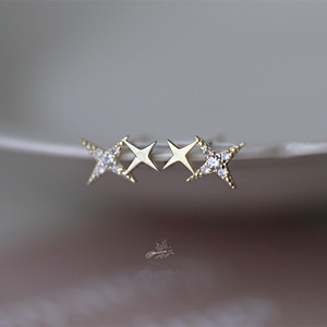 Piccoli orecchini a forma di stella per donna, gioielli per l'orecchio semplici e scintillanti con pietre trasparenti, perfetti per l'uso quotidiano - Product Image 4