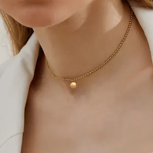 Minimalistische Gelukscirkel Letter Geluksketting Kraal Slangenbeen Ketting Korte Halsketting Titanium Staal Verguld 18K Goud