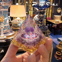 Vente en gros de pyramide en résine de cristal de guérison énergie orgone mode décor à la maison sculpté quartz rose améthyste oeil de tigre modèle d'artisanat
