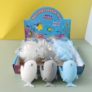 Jouet anti-stress populaire en gros, requin bouffant de 6,5 cm en TPR, cadeau souple pour enfants et adultes pour soulager le stress - Product Image 1