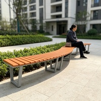 Banc d'extérieur personnalisé en forme de S, solide, écologique et durable, assise publique créative et courbée pour centre commercial, place publique, parc et loisirs