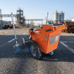 Chargeuse compacte sur chenilles orange avec deux bras hydrauliques et panneau de commande pour usage agricole - Product Image 3
