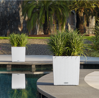Plusieurs tailles disponibles Pots de fleurs rectangulaires en rotin auto-arrosants pour la décoration de la maison et du jardin