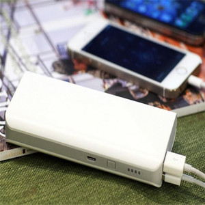 ขายทั้งพิมพ์ Powerbank 10000มิลลิแอมป์ชั่วโมงสีขาวและสีแดง Romoss Power Bank 10000มิลลิแอมป์ชั่วโมง - Product Image 6