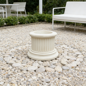 Pot de fleurs en résine blanc pur à rayures horizontales, style colonne romaine, pour arrangement floral de jardin de roses de château français - Product Image 6