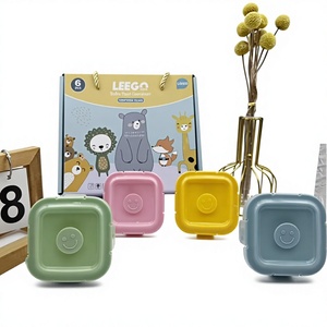 Lonchera <span class=keywords><strong>de</strong></span> Vidrio Apta <span class=keywords><strong>para</strong></span> Microondas, Recipiente Cuadrado <span class=keywords><strong>para</strong></span> Alimentos <span class=keywords><strong>para</strong></span> Adultos, Juego <span class=keywords><strong>de</strong></span> Cuatro o Seis Piezas, Sellado <span class=keywords><strong>de</strong></span> Grado Alimenticio con Cucharas - Product Image 1