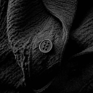 Traje deportivo casual de verano para hombre, a la moda, blanco, transpirable, conjunto de dos piezas, con solapa plisada, estampado sólido tipo gofre, de punto, moderno. - Product Image 3