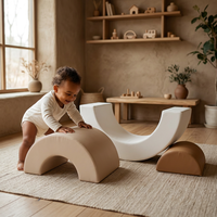 Ensemble d'escalade en mousse de cuir PU de qualité supérieure aux tons terreux pour tout-petits avec design color block camel et crème