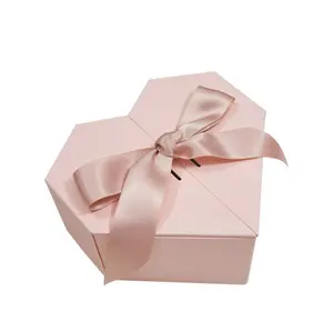 粉色纸板豪华花式空果仁喜糖礼盒巧克力包装心形盒