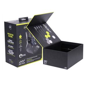 Boîte cadeau magnétique personnalisée avec trou <span class=keywords><strong>de</strong></span> suspension pour accessoires <span class=keywords><strong>de</strong></span> sport <span class=keywords><strong>de</strong></span> plein air, chapeau, genouillère, emballage OEM, boîte d'affichage <span class=keywords><strong>de</strong></span> vente au détail - Product Image 1