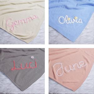 Couverture d'emmaillotage personnalisée avec nom, couvertures de réception pour garçons et filles, cadeaux personnalisés parfaits pour les nouveau-nés, les baby showers - Product Image 4