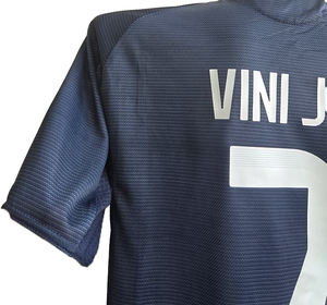 قميص كرة قدم مخصص للرجال البالغين مقاس 25/26/27 بجودة تايلاندية عالية، سريع الجفاف، بياقة على شكل V وطباعة رقمية - Product Image 3