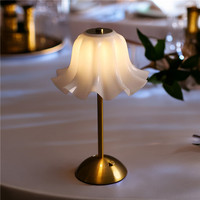 Lampe de table LED moderne à abat-jour floral, rechargeable par USB, veilleuse de chevet, contrôle tactile, gradation, lampe de bureau