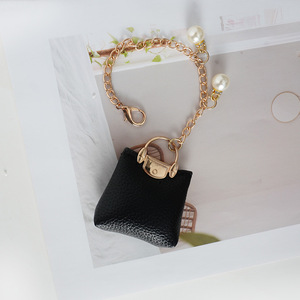 Mini sac <span class=keywords><strong>porte</strong></span>-clés en cuir PU multicolore à la mode pour femmes avec chaîne en perles et <span class=keywords><strong>porte</strong></span>-clés à fermoir en métal avec <span class=keywords><strong>porte</strong></span>-clés à fente pour <span class=keywords><strong>carte</strong></span>-cadeau - Product Image 4