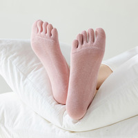 Chaussettes de yoga tricotées à cinq doigts pour femmes, fines et respirantes en maille, couleur unie, sans talon, invisibles en coton pour l'été