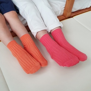 Chaussettes respirantes pour bébés et tout-petits avec design antidérapant côtelé à 90 degrés breveté, fabriquées en Corée - Product Image 4