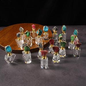 Bouteille <span class=keywords><strong>de</strong></span> <span class=keywords><strong>parfum</strong></span> en cristal avec bouchon en caoutchouc <span class=keywords><strong>de</strong></span> surface d'estampage à chaud et application <span class=keywords><strong>de</strong></span> pulvérisateur à pompe pour <span class=keywords><strong>eau</strong></span> bouillante - Product Image 1
