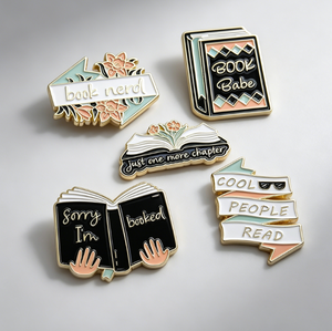 Broches de metal esmaltados personalizados al por mayor para amantes de los libros, accesorios para lectores, regalo de recuerdo, pines de solapa metálicos - Product Image 1