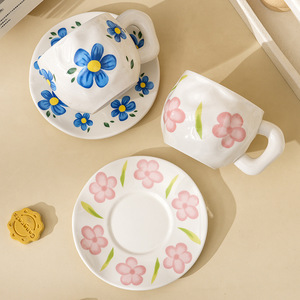 Taza de Café de Cerámica con Platillo, Modelo KL Hecho a Mano, 400 ml, Diseño Minimalista Moderno, Forma Irregular Pintada a Mano - Product Image 5
