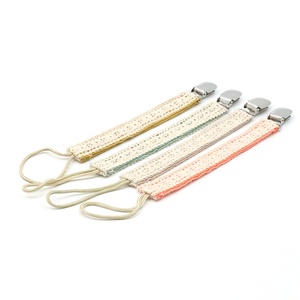 Clips <span class=keywords><strong>para</strong></span> chupete <span class=keywords><strong>de</strong></span> bebé <span class=keywords><strong>de</strong></span> algodón orgánico personalizados, clip <span class=keywords><strong>para</strong></span> chupete suave, cadena <span class=keywords><strong>de</strong></span> <span class=keywords><strong>tela</strong></span> <span class=keywords><strong>de</strong></span> Metal, juguete suave con estilo - Product Image 3