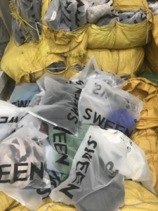 Liquidación de Inventario: Ropa de Mujer Variada, Camisetas Casuales, Vestidos, Envío Mixto, Venta al Por Mayor, Entrega Aleatoria - Product Image 6