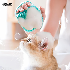 Großhandel Beliebte Modelle Tragbare Weiche Silikon-Tierpflegebürste Umweltfreundliches Badezubehör für Katzen & Hunde - Product Image 4