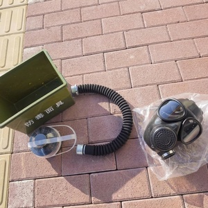 <span class=keywords><strong>Masque</strong></span> à gaz tactique CBRN <span class=keywords><strong>noir</strong></span> mat intégral avec diaphragme de communication pour cartouche RD40 NATO de 40 mm, respirateur de survie d'urgence - Product Image 4