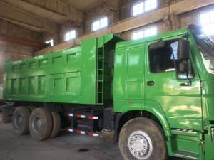 Camions à benne basculante Sinotruk Howo neufs et d'occasion 6x4 371hp 10 roues Diesel Weichai Euro 3 caméra arrière à direction gauche camion lourd - Product Image 5