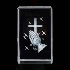 Haute qualité K9 croix religieuse <span class=keywords><strong>Saint</strong></span> jésus Statue cristal Cube Laser gravé croix cadeaux 3d cristal Cubes pour cadeaux religieux - Product Image 2