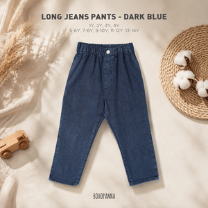 Pantalones vaqueros azul oscuro que ofrecen un aspecto elegante, un ajuste cómodo y libertad de movimiento para niños activos. - Product Image 3