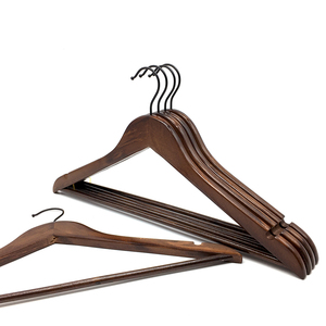 Cintres en bois personnalisés de haute qualité avec logo, vente directe des fabricants, cintres en bois pour hommes - Product Image 3