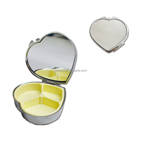 Miroir cosmétique pliable double face personnalisable en forme de cœur, finition chromée, avec plateau séparateur de poudre et correcteur, logo imprimé UV