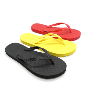 Tongs personnalisées pour femmes, sandales d'été décontractées de plage, claquettes d'extérieur en PE, tongs personnalisées pour femmes - Product Image 1