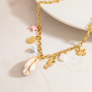 Collier étanche haut de gamme en acier inoxydable avec chaîne de clavicule de niche, pendentif mode couleur or 18 carats inaltérable - Product Image 2