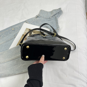 Borsa a Spalla da Donna di Lusso Leggero, Nuova Collezione 2026, in PU Geometrico, Grande Capacità, Chiusura Magnetica, Stile Casual.99160 - Product Image 4