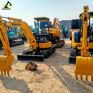 Excavadora Usada Komatsu PC35 Pequeña, Altamente Eficiente y Duradera, para Diversas Tareas de Excavación en Espacios Reducidos - Product Image 4