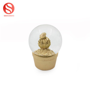 Personnalisé 100mm nouveaux cadeaux décoration design <span class=keywords><strong>grand</strong></span> <span class=keywords><strong>cactus</strong></span> en résine boule à neige - Product Image 4
