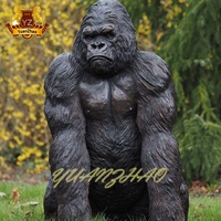 Décoration de jardin extérieur Animal Statue en fibre de verre Gorille Taille personnalisée Statue de gorille Sculpture