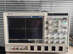Osciloscopio Digital de Alto Rendimiento Tektronix DPO70604 - Product Image 4