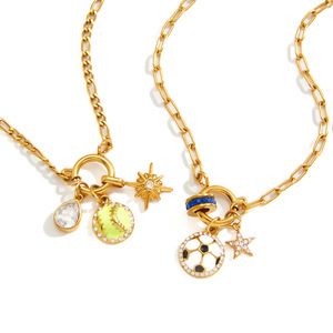 Collar con Colgante de Fútbol para Mujer, Estilo Moderno para el Día del Partido, Acero Inoxidable, Chapado en Oro, Resistente al Agua y al Deslustre, Joyería Deportiva - Product Image 4