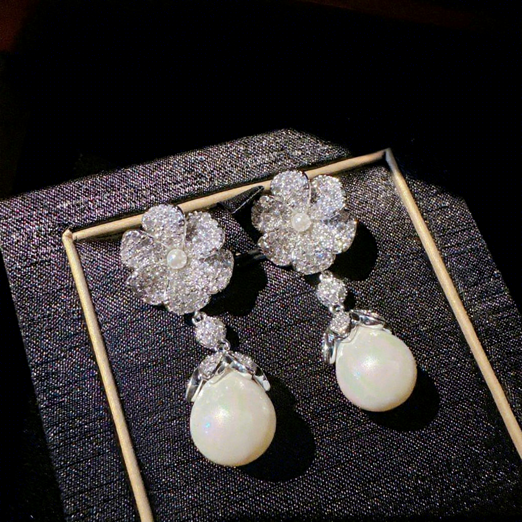 Orecchini con perle di conchiglia a goccia d'acqua artificiale in zircone bianco 139hx