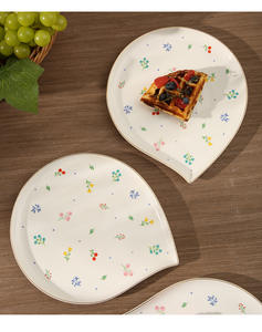 Assiette en céramique pour la maison avec bord doré et finition haut de gamme, assiette à petit-déjeuner, assiette plate et assiette à dessert haut de gamme - Product Image 6