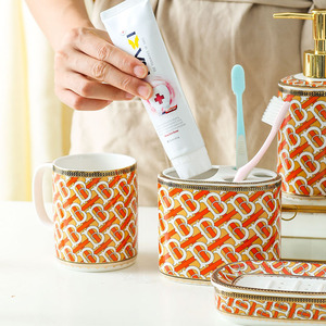 ชุดอุปกรณ์ห้องน้ำเซรามิกคู่รัก 5 ชิ้น ชุดแปรงสีฟัน แก้วน้ำ ลดราคา - Product Image 3