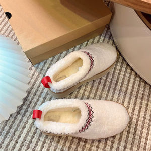 Chaussures de marque de créateur, bottes de neige à plateforme en fourrure tissée, luxueuses, de haute qualité, ethniques, color-block, mignonnes, chaudes, en peau de mouton, pour la mode - Product Image 2