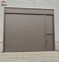 Porte de garage à enroulement moderne en alliage d'aluminium isolée et antivol pour usage extérieur