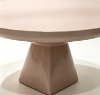 Table basse moderne de style champignon, durable et portable, en bois massif, avec base triangulaire, finition gris mat, contemporaine