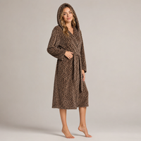 Peignoir en polaire à imprimé léopard pour femme, robe de chambre chaude en flanelle à capuche avec ceinture, tenue d'intérieur d'hiver